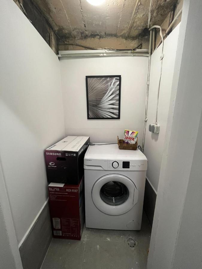 Tom Thumb & Thumbelina ~ 2 Private Rooms In Sofia Center 外观 照片